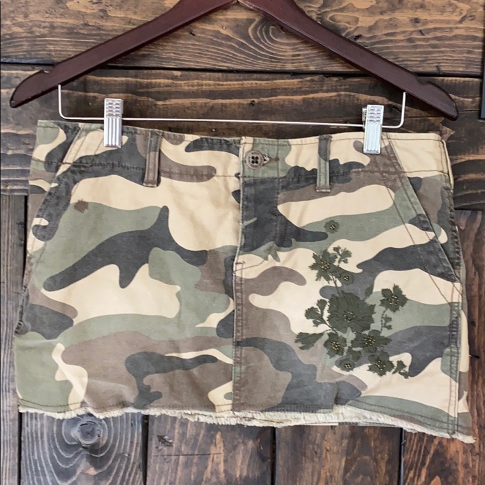 NWOT Camo Roxy Skirt